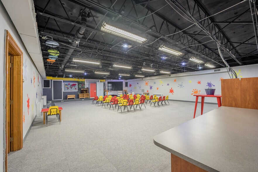 More Photos Of 327 S Smithville Rd, Dayton Religious Facility For Sale