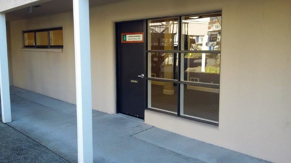 More Photos Of 1655 Hudson St, Longview Office For Lease