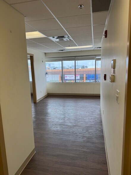 More Photos Of 2916 Ellwood Dr SW, Edmonton Storefront Retail Office For Lease