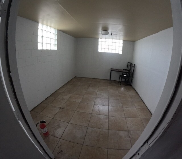 More Photos Of 682 Edgewood Ave N, Jacksonville Warehouse For Lease