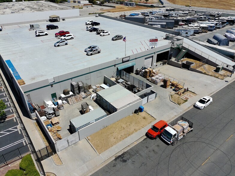 More Photos Of 3940 Pixie Ave, Lakewood Warehouse For Sale