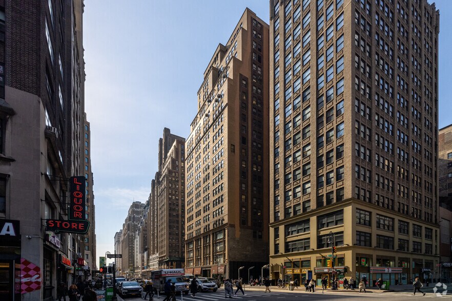 More Photos Of 575 8th Ave, New York Office For Lease