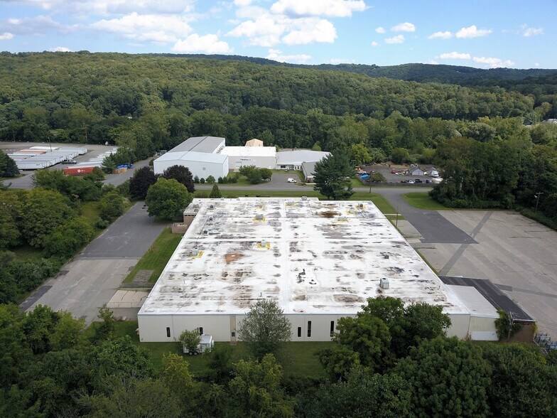 More Photos Of 80 Pickett District Rd, New Milford Manufacturing For Lease