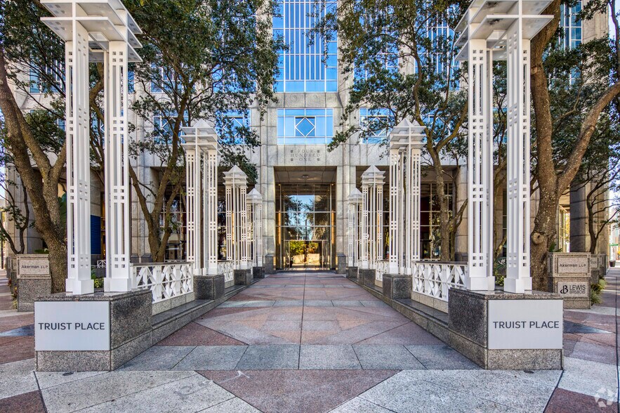 More Photos Of 401 E Jackson St, Tampa Office For Lease