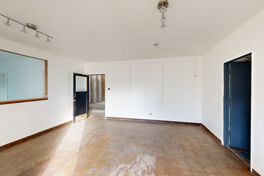 More Photos Of 1035 Murray St, Berkeley Showroom For Lease