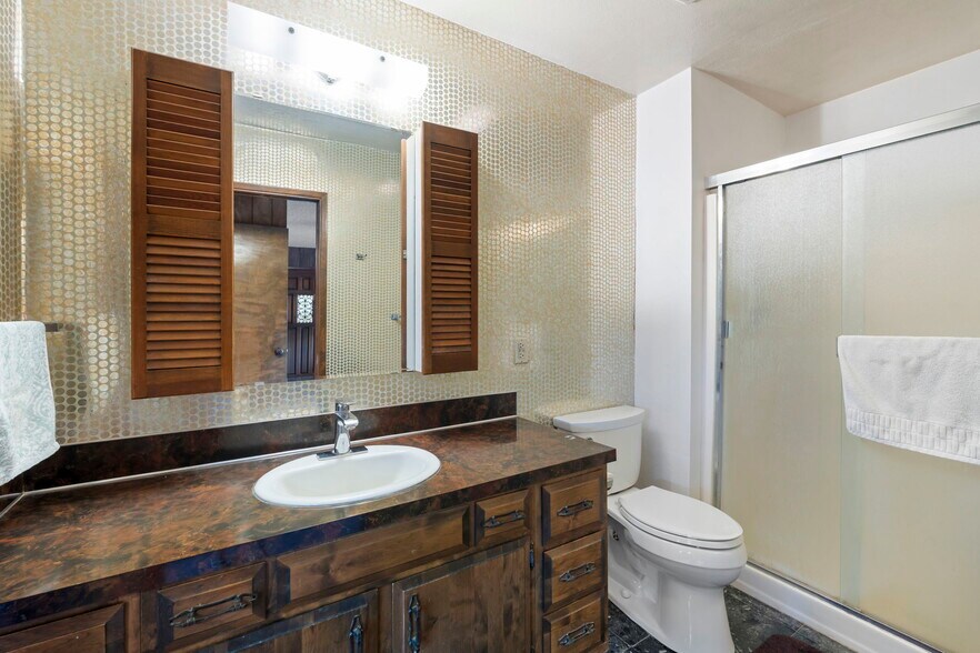 More Photos Of 1553 Bishop Rd, Chehalis Flex For Sale