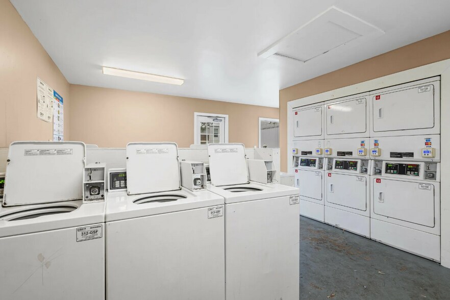 More Photos Of 601 Village Green Dr, Mobile Apartments For Sale