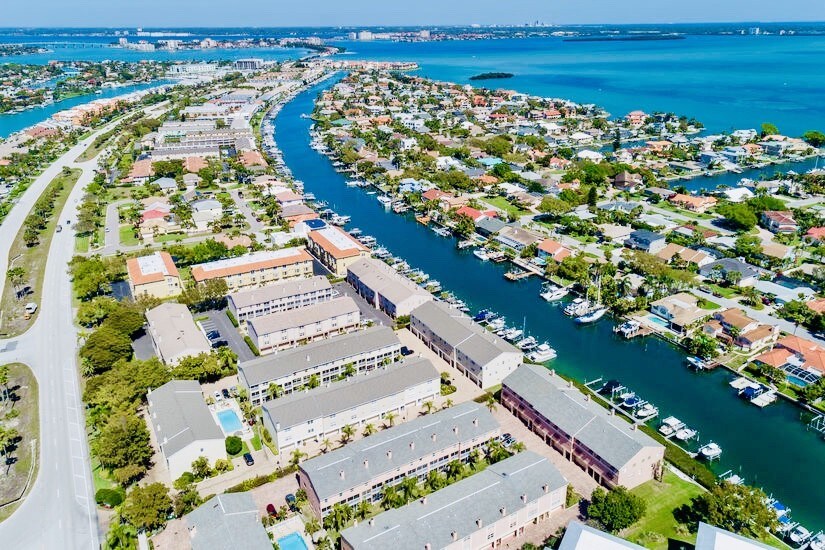 More Photos Of 1130 S Pinellas Bayway, Tierra Verde Freestanding For Sale