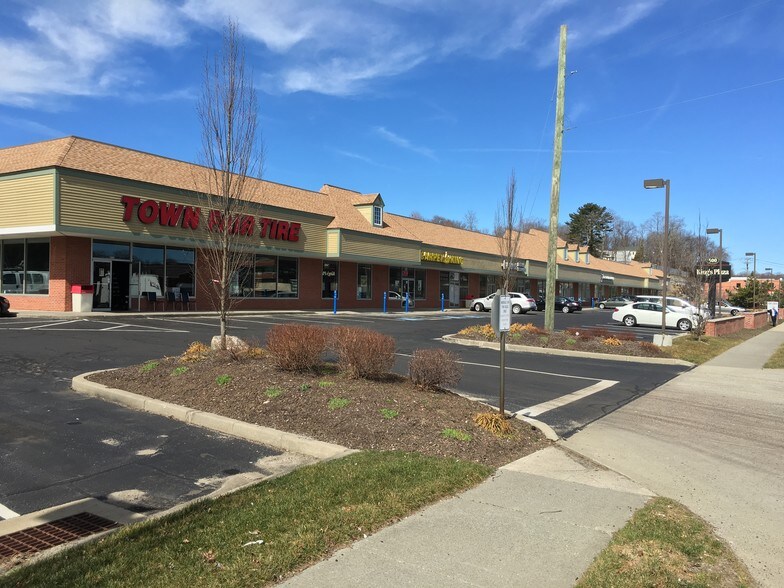 More Photos Of 500 Kings Hwy E, Fairfield Freestanding For Lease