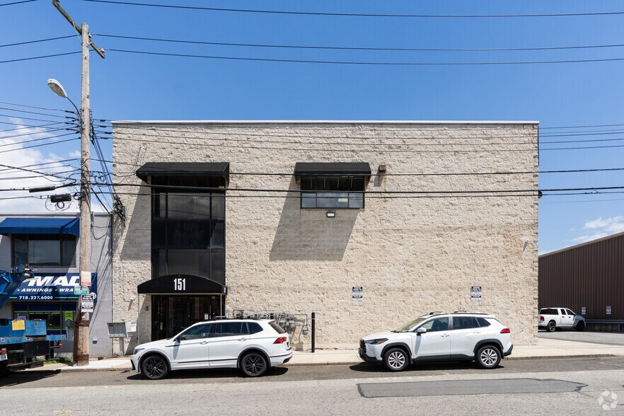 More Photos Of 151 Industrial Loop, Staten Island Storefront Retail Office For Sale