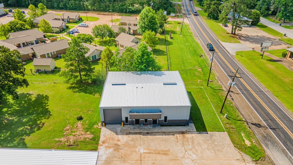 More Photos Of 7031 TX-75, Huntsville Manufacturing For Lease