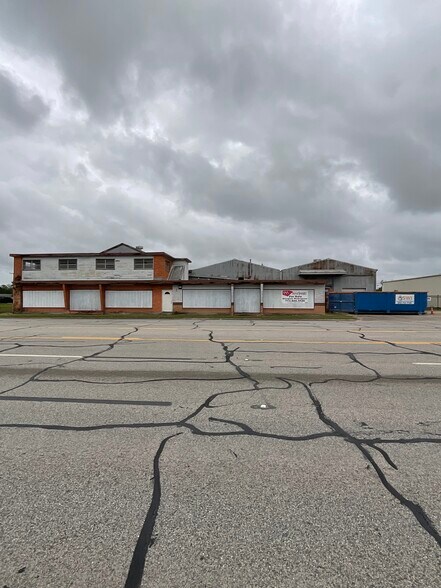 More Photos Of 3201 Texas Ave, La Marque Warehouse For Sale