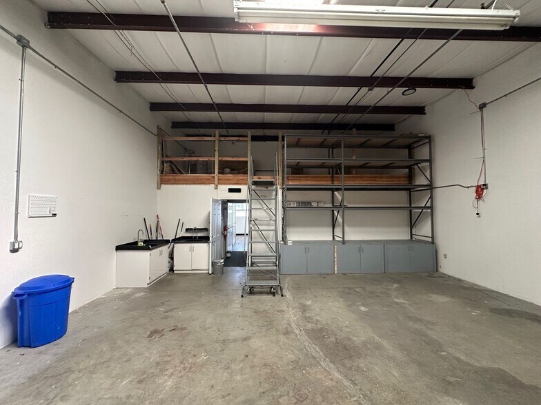 More Photos Of 188 Triple Diamond Blvd, Nokomis Warehouse For Sale