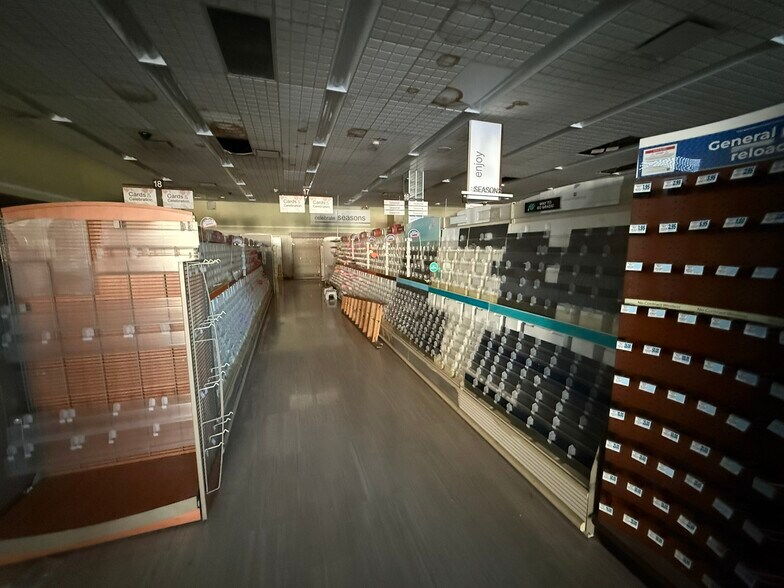 More Photos Of 350 Niagara St, Buffalo Drugstore For Lease