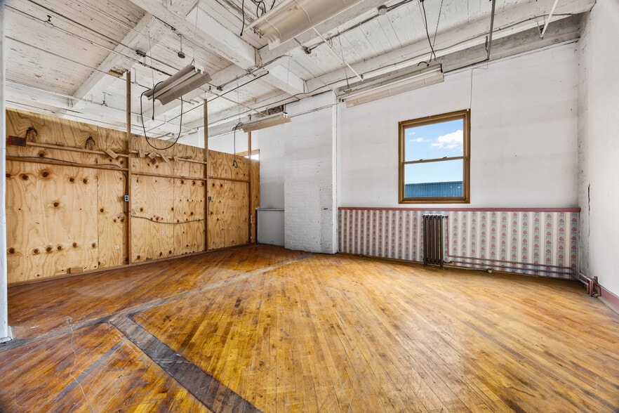 More Photos Of 39-49 St Bridgets Dr, Rochester Manufacturing For Sale