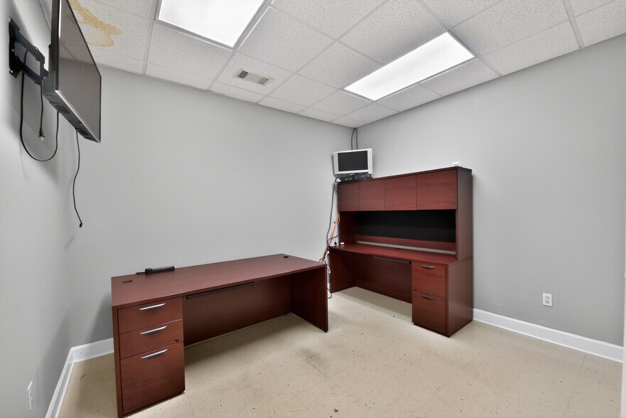 More Photos Of 6950 Hargrove Rd E, Tuscaloosa Office For Lease
