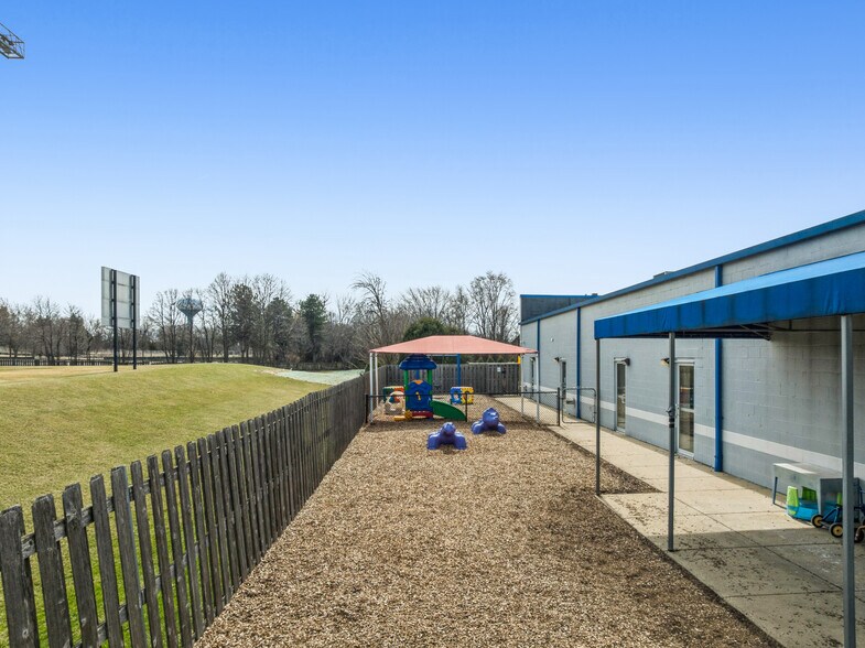 More Photos Of 1335 N Arlington Heights Rd, Itasca Daycare Center For Sale