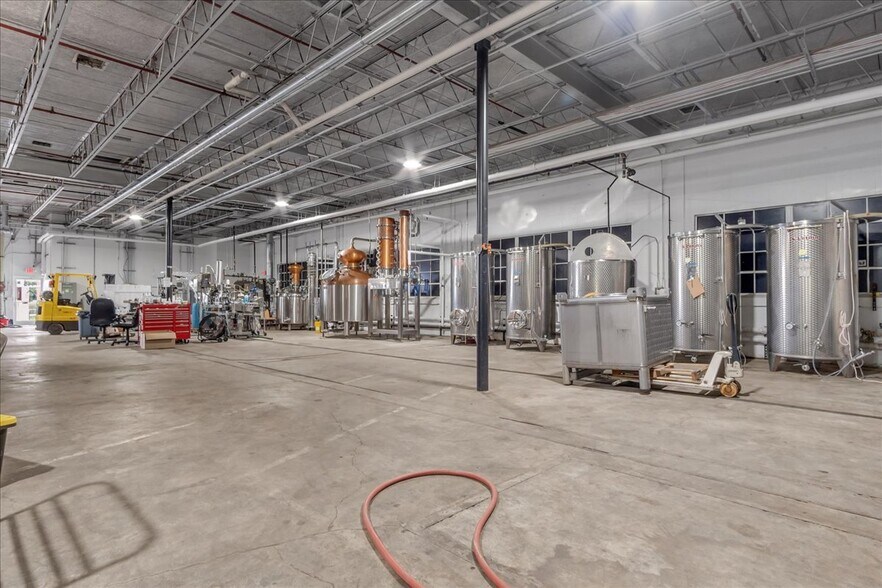 More Photos Of 1341 Hughes Ford Rd, Frederick Light Manufacturing For Sale