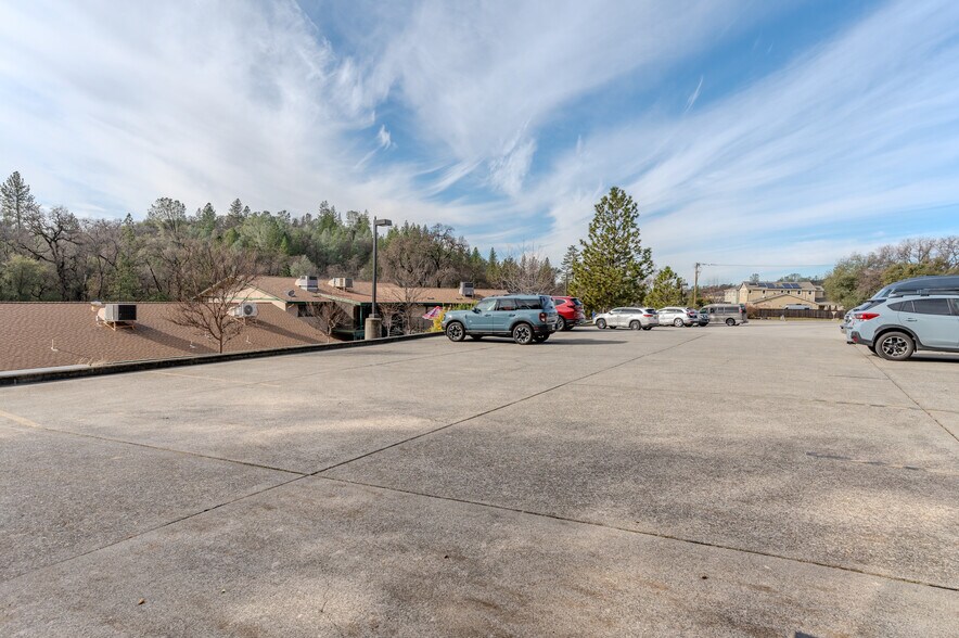 More Photos Of 10556-10612 Combie Rd, Auburn Medical For Sale