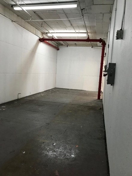More Photos Of 207-229 42nd St, Brooklyn Warehouse For Lease
