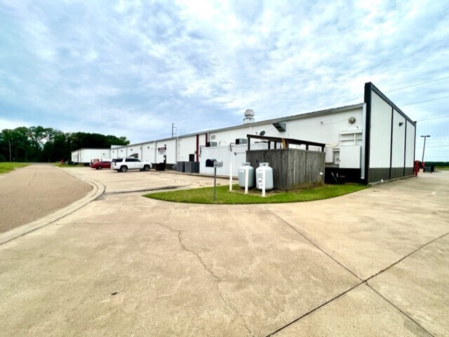 More Photos Of 8950 US-165, Sterlington Storefront For Sale