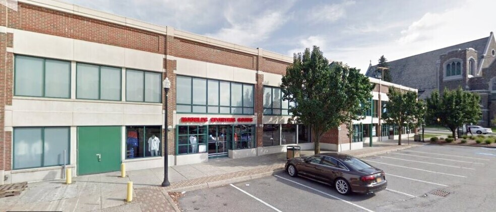 More Photos Of 162 E Main St, Mount Kisco Storefront For Lease