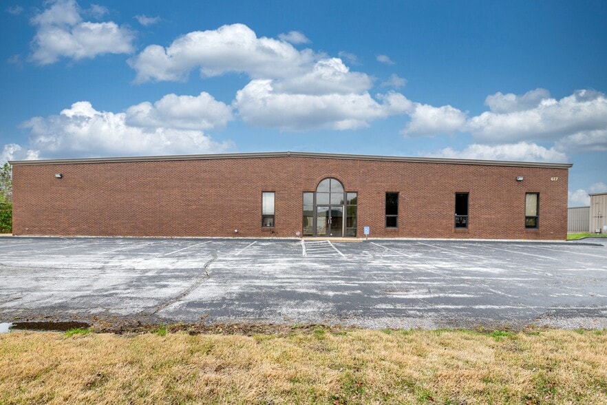 Primary Photo Of 617 Cepi Dr, Chesterfield Warehouse For Lease