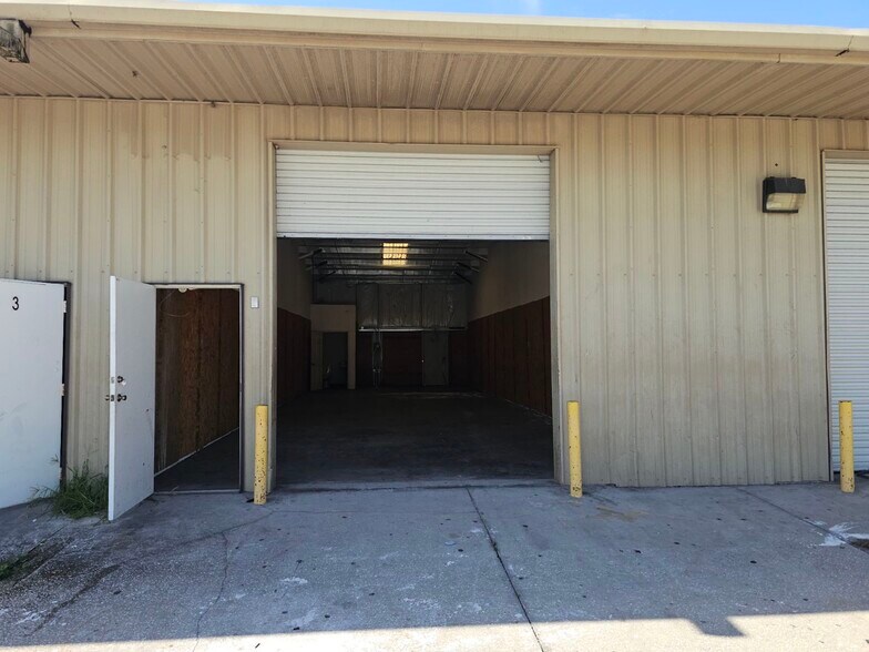 More Photos Of 1304 22nd St, Orlando Warehouse For Lease