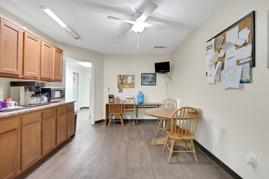 More Photos Of 9296 S Main St, Jonesboro Service For Sale