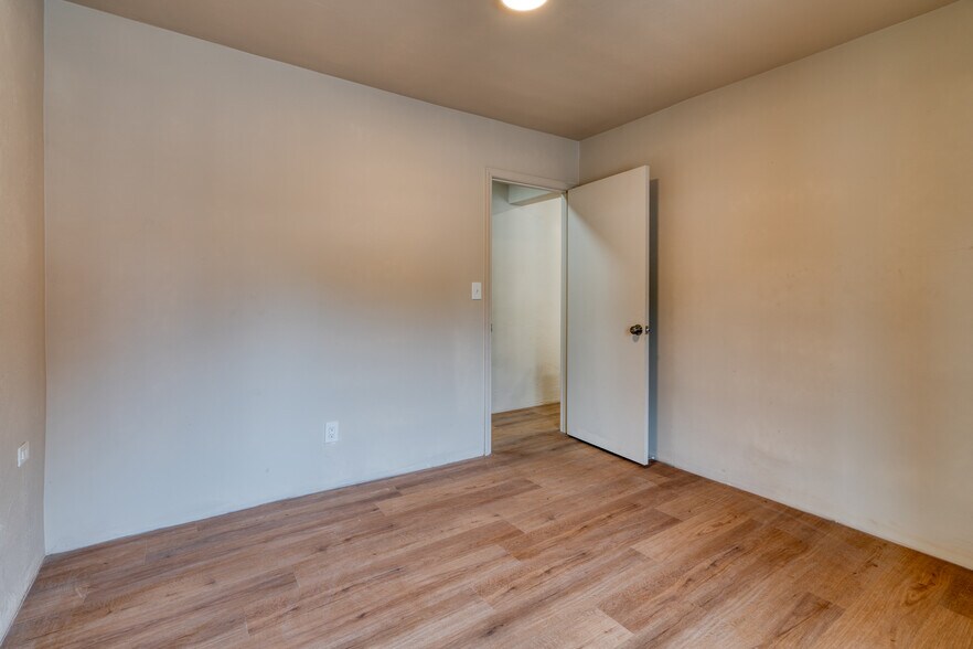 More Photos Of 720-724 School St, Espanola Apartments For Sale