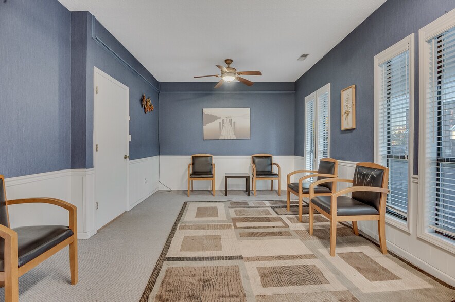 More Photos Of 411 Western Blvd, Jacksonville Medical For Lease