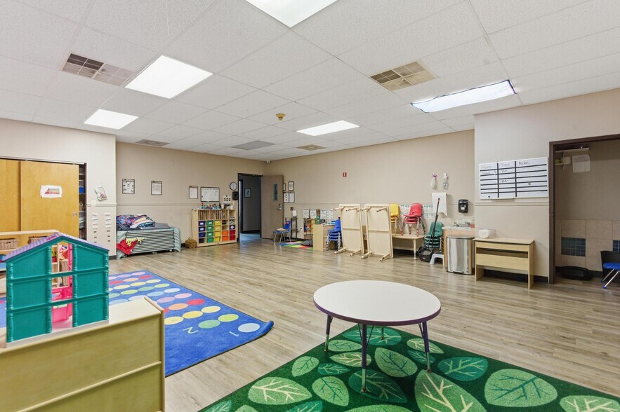 More Photos Of 1600 Alex Dr, Wilmington Daycare Center For Sale