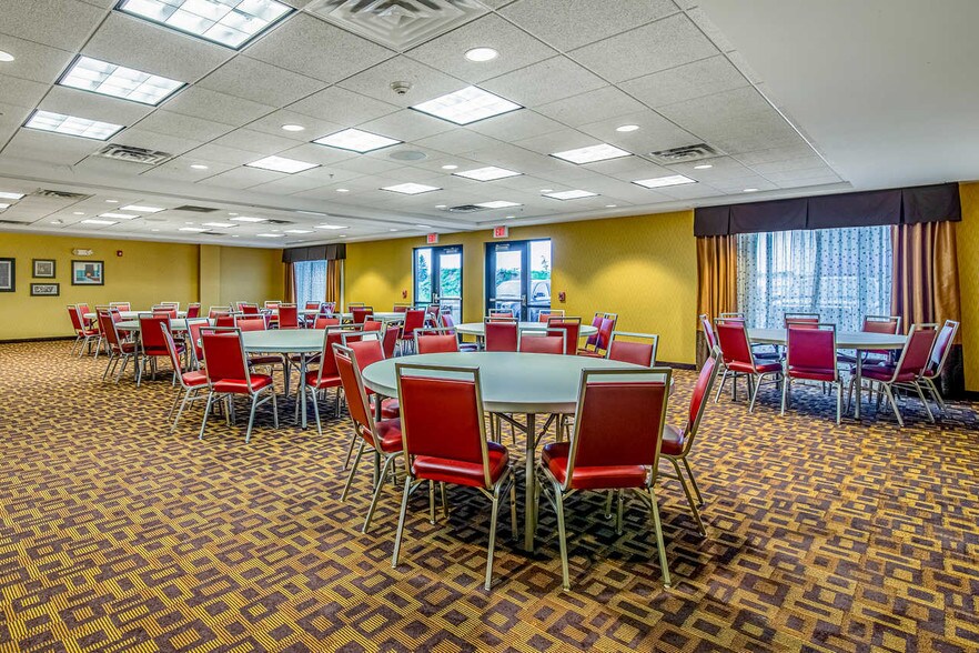 More Photos Of 3420 S Broadway, Minot Hotel For Sale