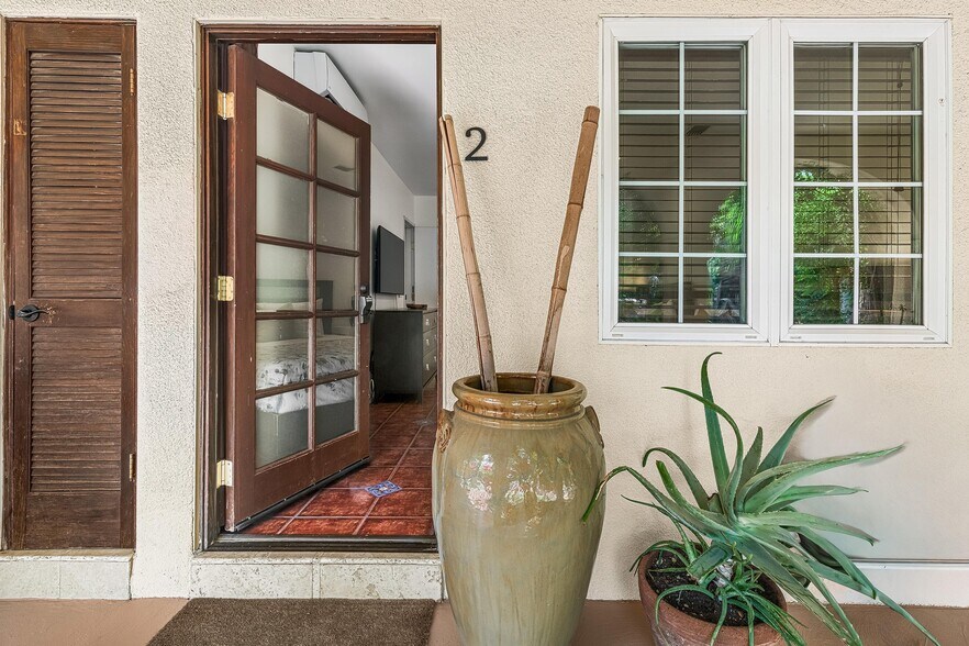More Photos Of 520 Chuckwalla Rd, Palm Springs Apartments For Sale