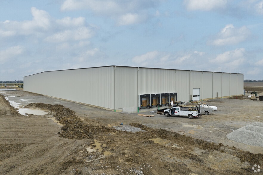 More Photos Of 134 E Woodgate Dr, Bowling Green Distribution For Sale