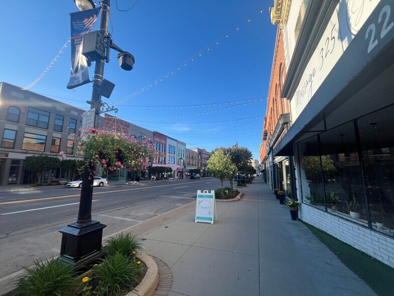 More Photos Of 223 Huron Ave, Port Huron Storefront Retail Residential For Sale