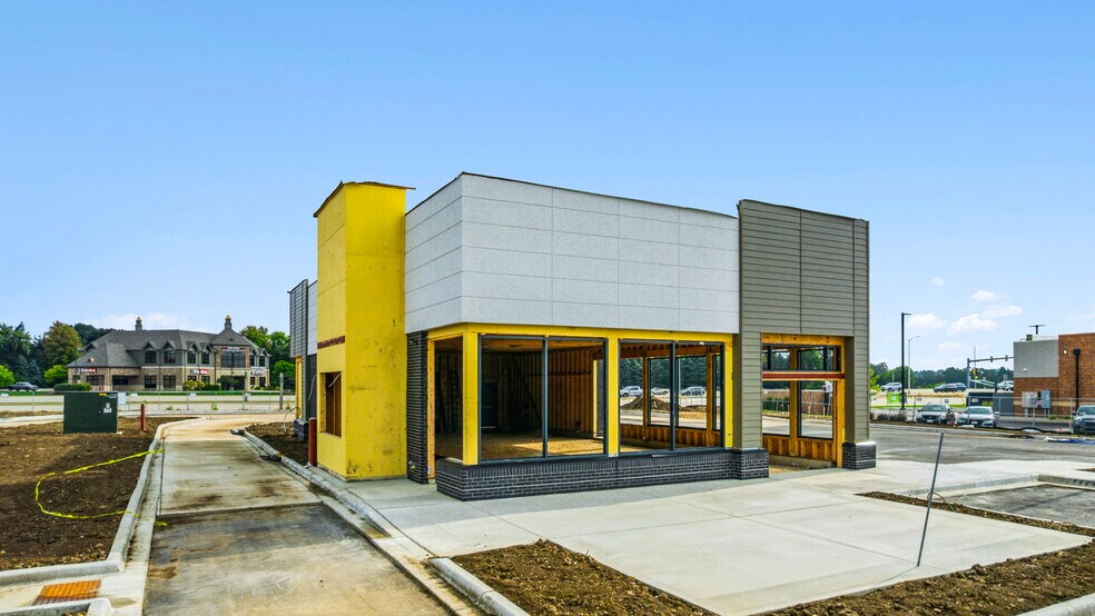 More Photos Of 1299 Olympia Fields Dr, Oconomowoc Fast Food For Sale