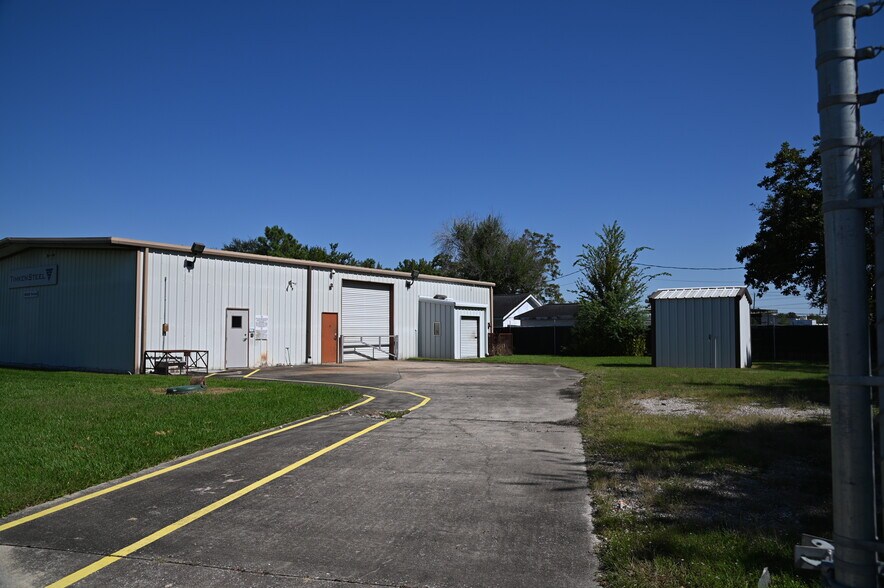 Primary Photo Of 14826 Ormel St, Houston Warehouse For Sale