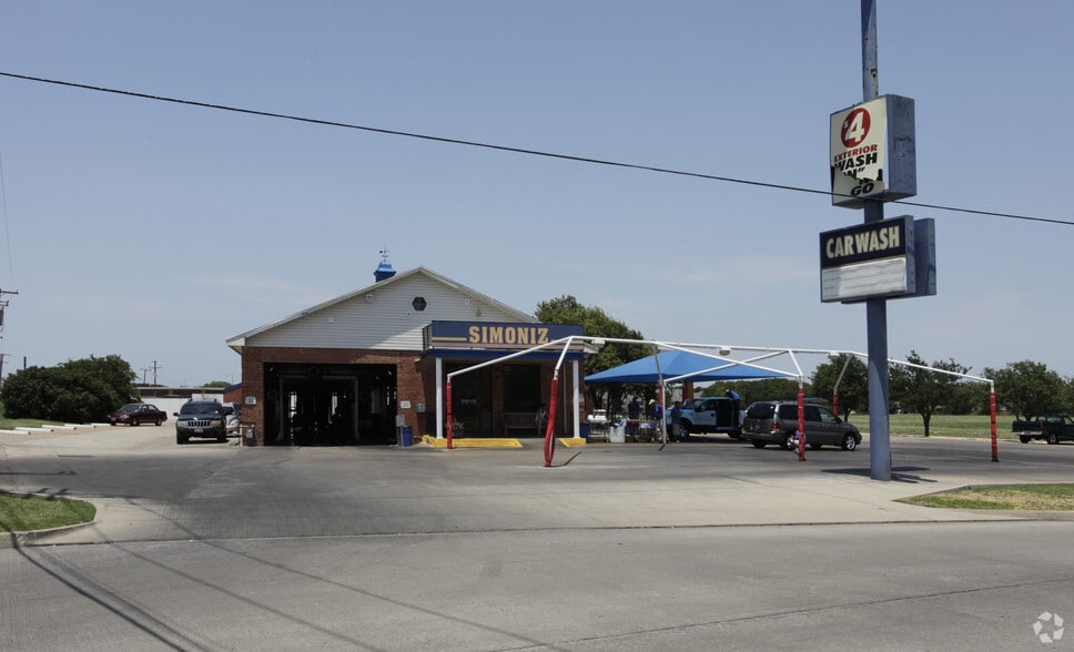 More Photos Of 6709 Dick Lewis Dr, North Richland Hills Carwash For Sale