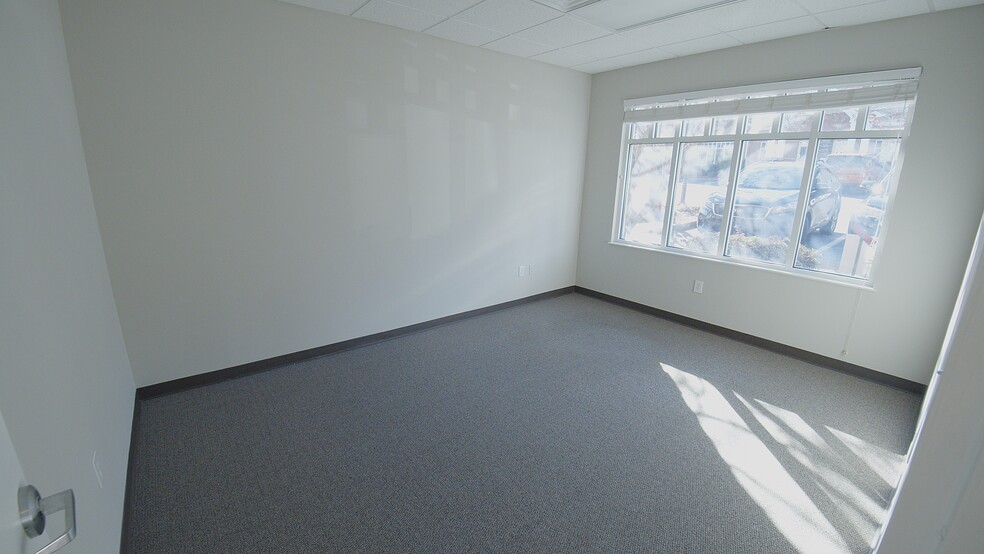 More Photos Of 203 Oakside Ln, Canton Medical For Sale