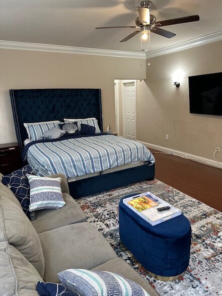 More Photos Of 1025 Locust Ave, Long Beach Apartments For Sale