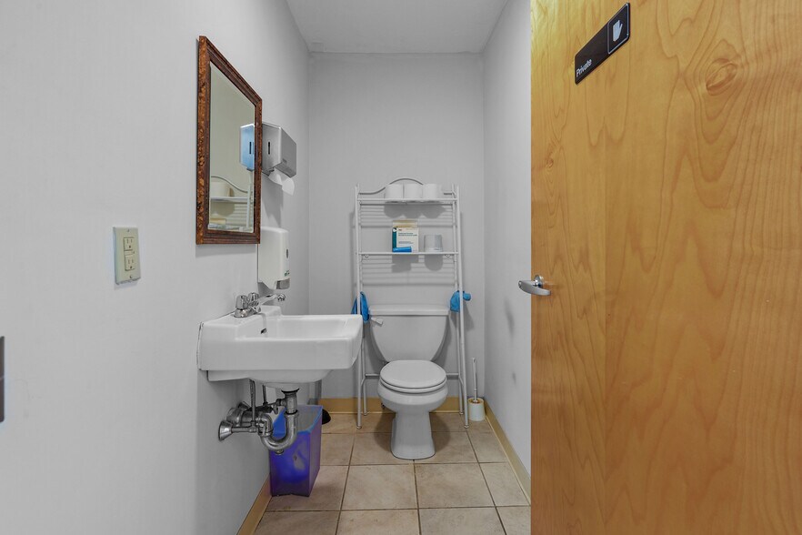 More Photos Of 100 Smithfield Ave, Pawtucket Medical For Sale