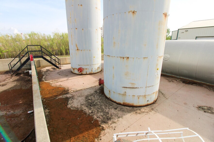 More Photos Of 7350 IL-111, South Roxana Specialty For Sale