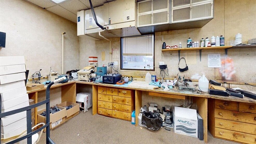 More Photos Of 2819 5th Ave, Huntington Medical For Sale
