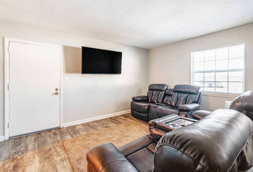 More Photos Of 400 N Kelsey St, Sturgis Apartments For Sale