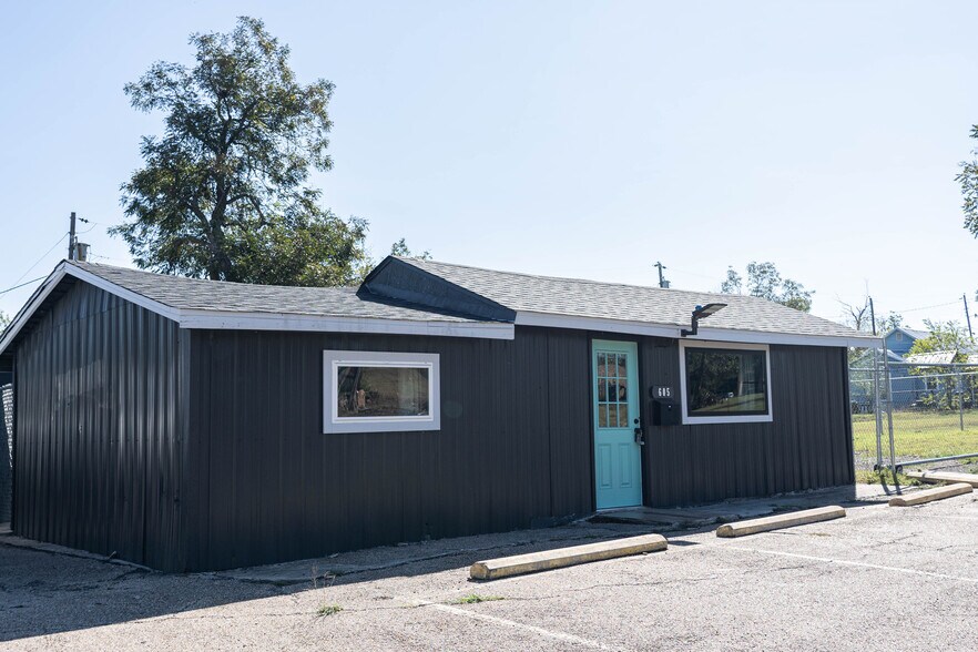 More Photos Of 605 Martin Luther King Jr Dr, Temple Research And Development For Sale