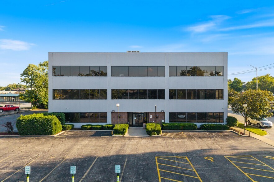 More Photos Of 7000 W 111th St, Worth Medical For Sale