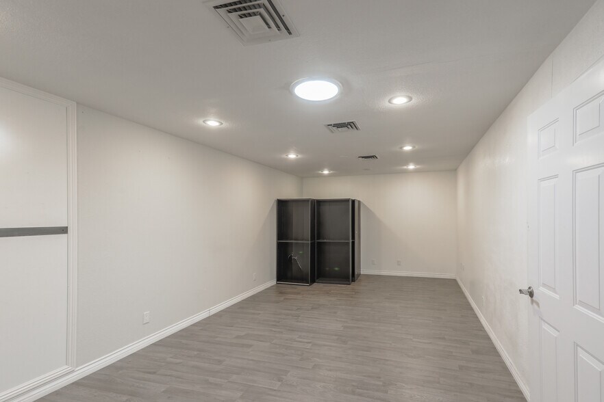 More Photos Of 703 S 10th St, Las Vegas Medical For Sale