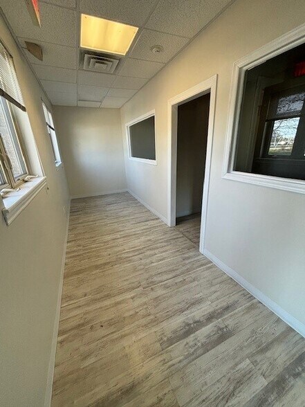 More Photos Of 5787 Stadium Dr, Kalamazoo Office For Lease