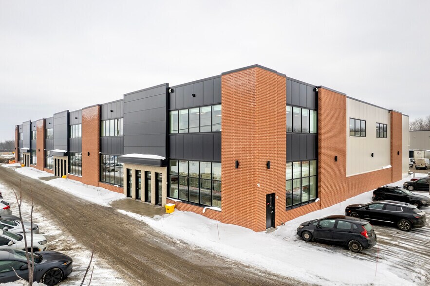 More Photos Of 100 Blvd Jean-Baptiste-Rolland O, Saint-jerome Unknown For Lease